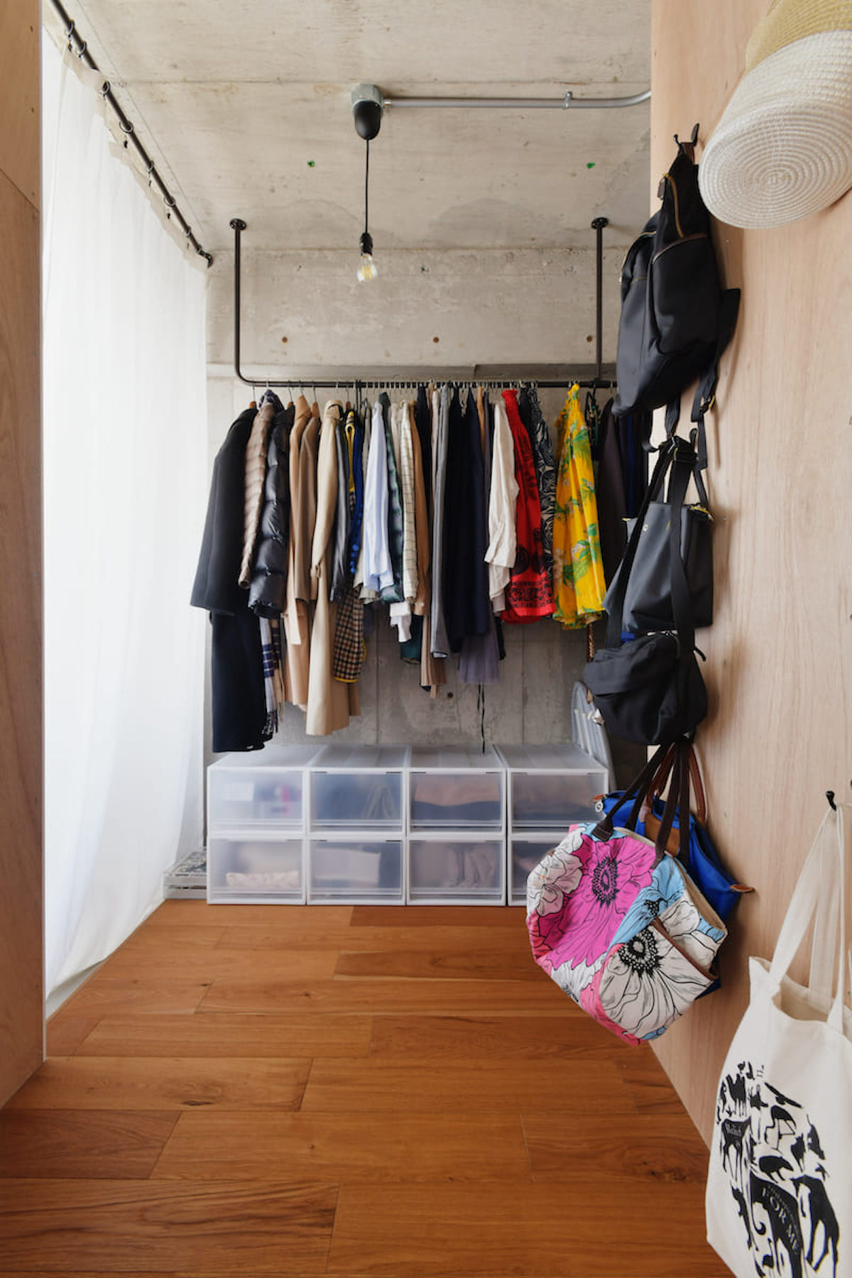 アトラスタワー西新宿 ハンガーパイプをつけたリノベーション