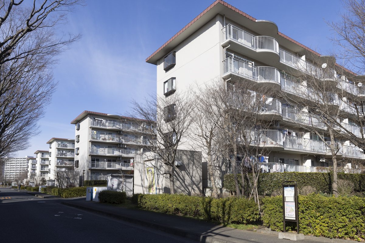 埼玉県の中古マンション: 日当たりの良い最上階で優雅な団地暮らし「志木ニュータウン東の森壱番街3号棟」5階