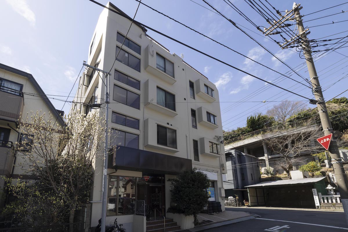 神奈川県の中古マンション: 横浜駅近郊＆風情のある住環境が魅力「ルグラン横浜」2階