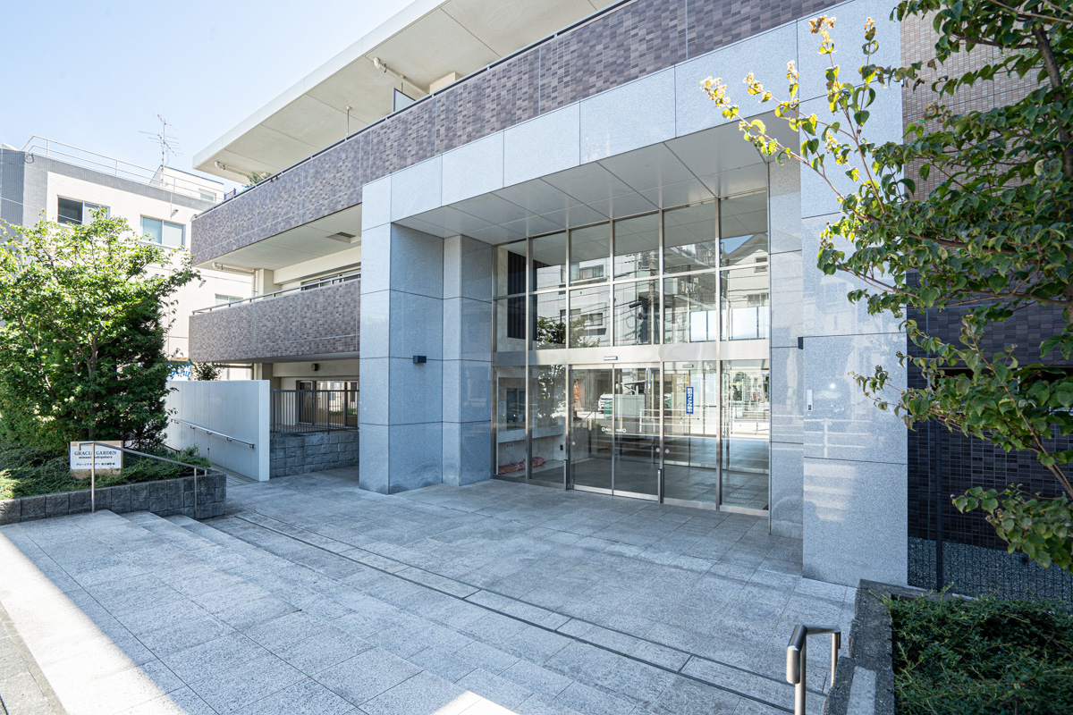 神奈川県の中古マンション: 美しくゆとりのある街で子育てを楽しむ「グレーシアガーデン南万騎が原」6階