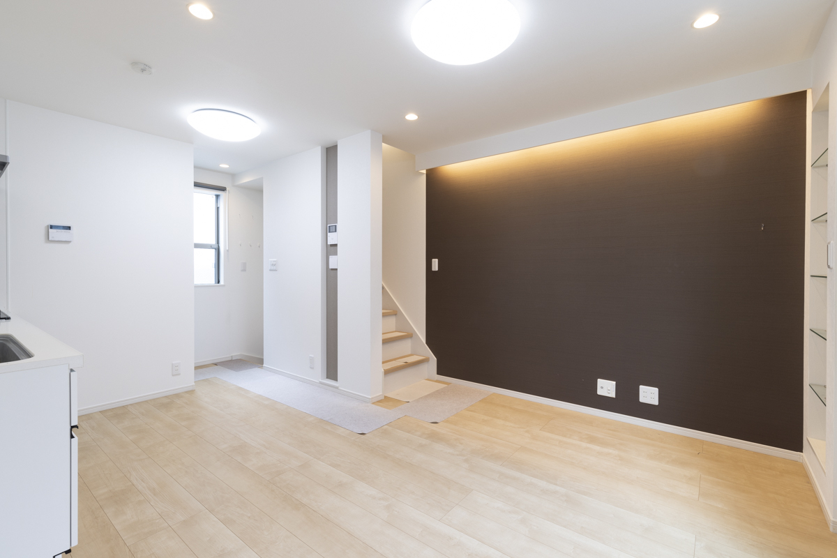 東京都の中古マンション: 豊洲の近くで贅沢な築浅戸建て暮らし「江東区塩浜2丁目」中古戸建て