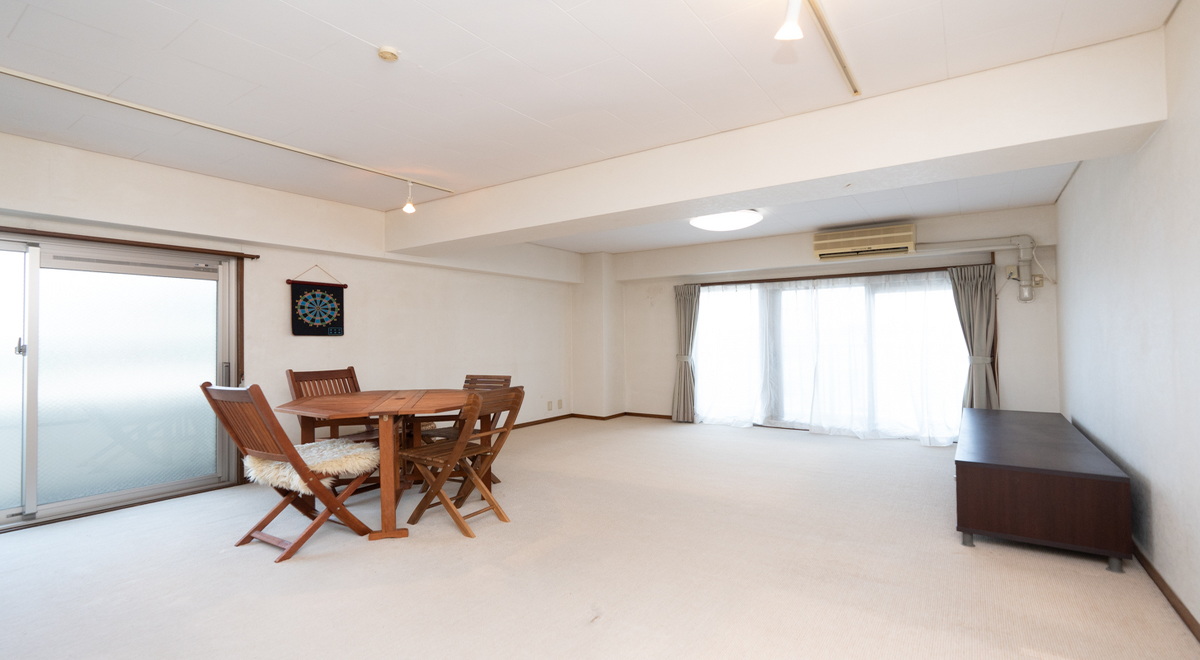 東京都の中古マンション: 風が通り抜ける約21帖の開放感のあるリビングでのんびりとした生活を！「吉祥寺北ハイツ」4階