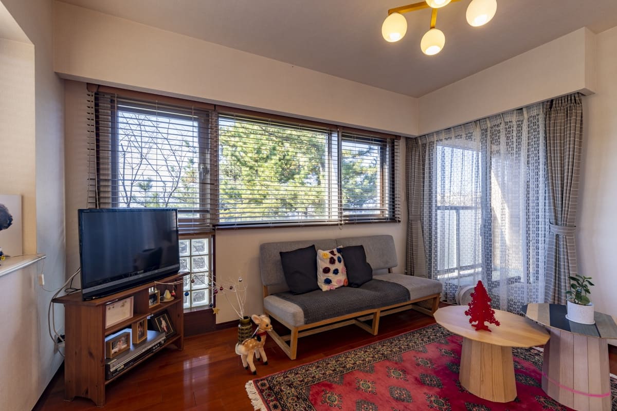 神奈川県の中古マンション: 戸建て感のある最上階のお部屋。抜群の周辺環境でリッチに過ごせる「ジェイパークヒルズ上大岡」5階