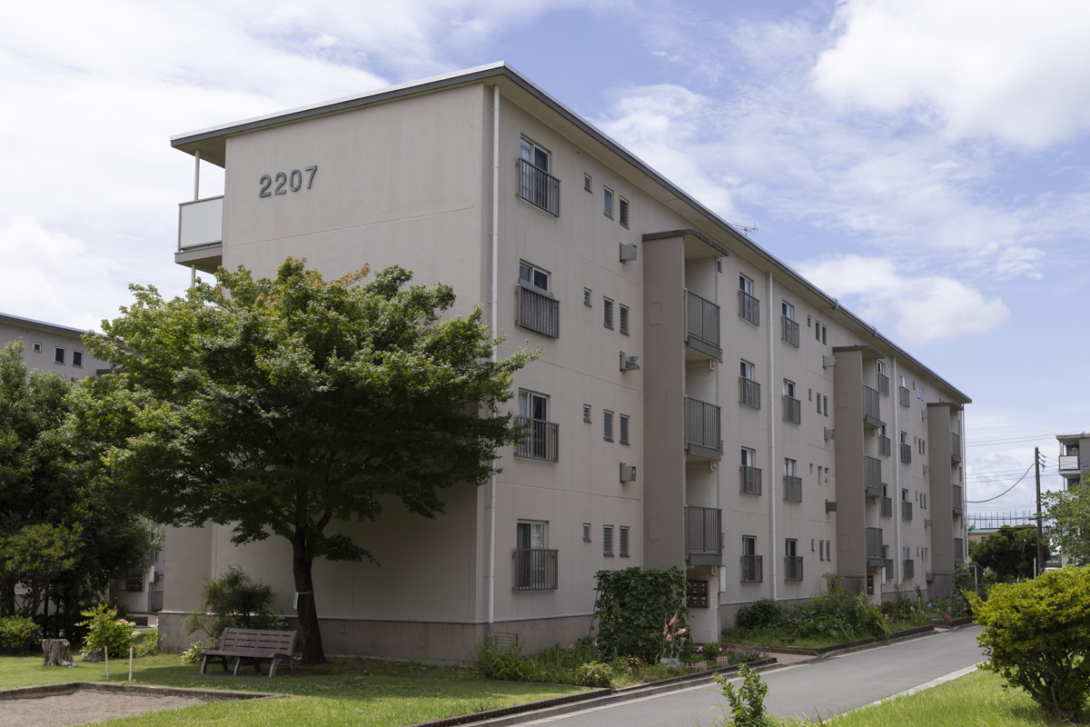 神奈川県の中古マンション: リノベが存分に楽しめる好立地な再開発団地「相武台団地2207号棟」1階