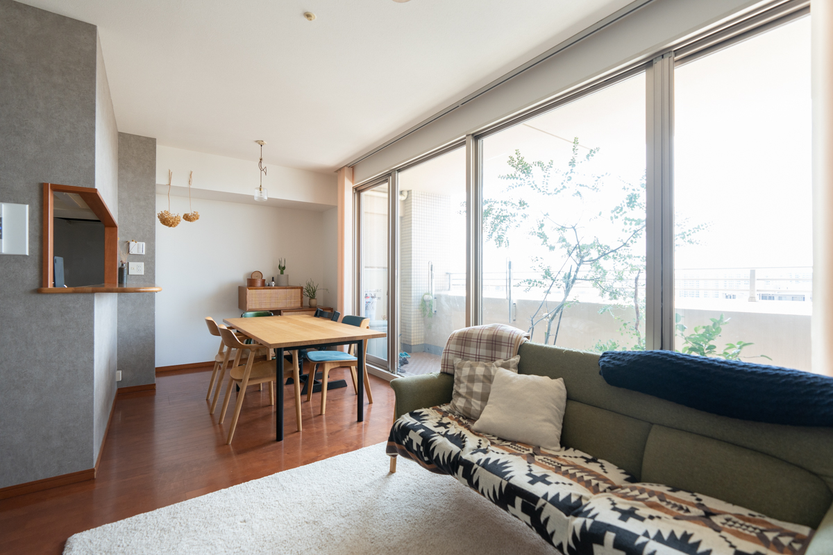 埼玉県の中古マンション: 夏の夜空に花火、昼には富士山も！開放的な窓が魅力「びゅうパルク戸田公園」11階