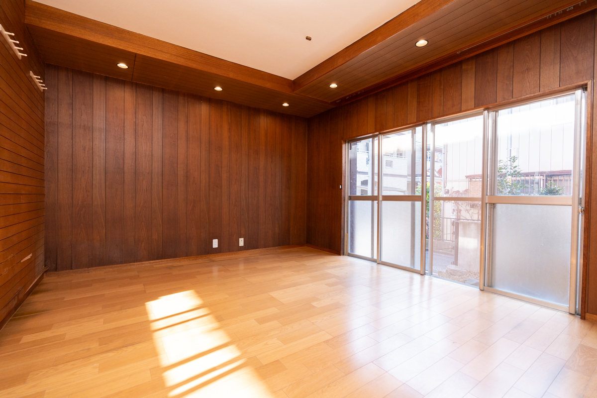 埼玉県の中古マンション: 広いお部屋で家族団らん！活気あふれる商店街やお祭りが魅力！人気のエリアにある「蕨市中央戸建」