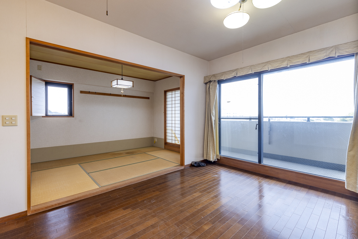 神奈川県の中古マンション: 人気湘南エリアで住み心地と利便性を両立した理想的な暮らしを「コスモ本藤沢」11階