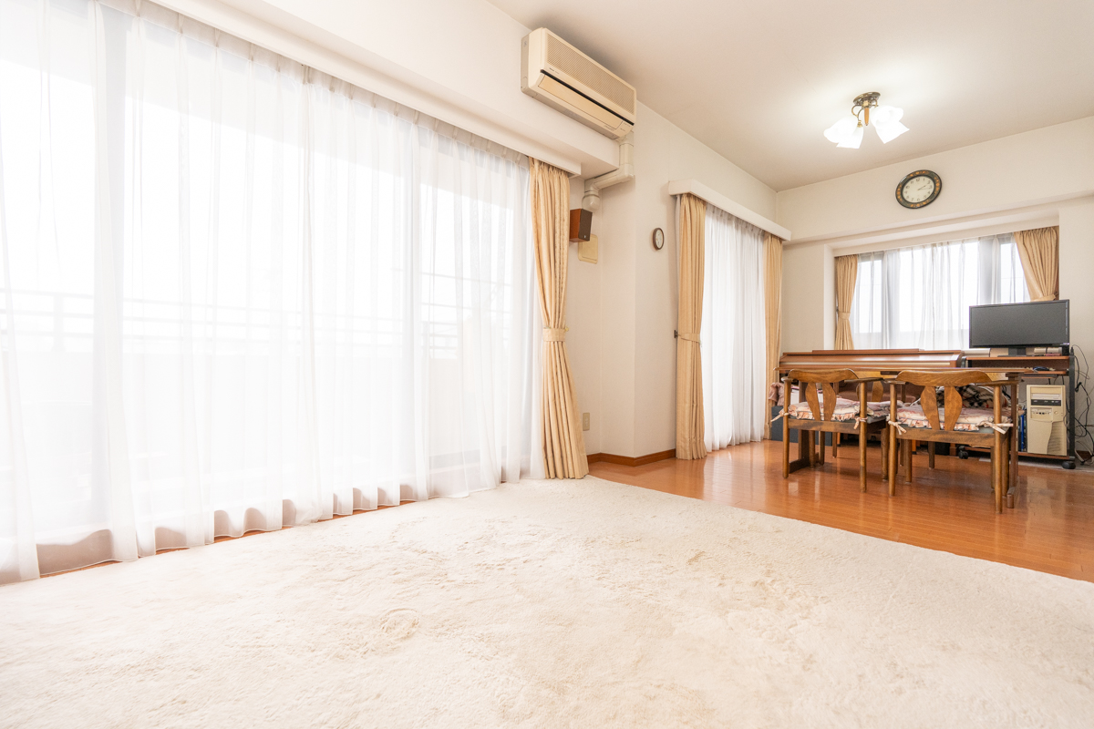 神奈川県の中古マンション: 静かな暮らしを楽しみたい！4LDKの広々とした空間「コスモ稲田堤ガーデンフォルム」3階