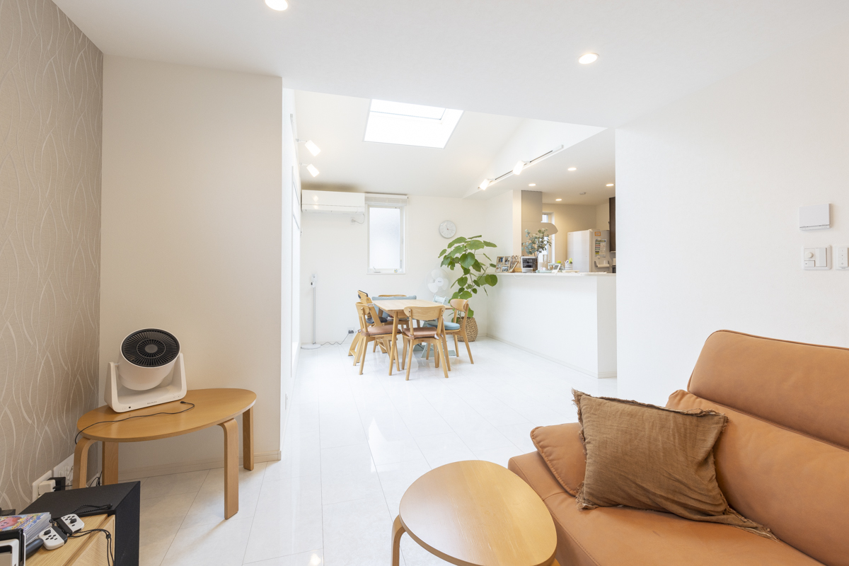 東京都の中古マンション: 都心近郊に佇む、天窓から降り注ぐ自然光が気持ち良いリッチな築浅戸建物件「世田谷区上馬1丁目」戸建