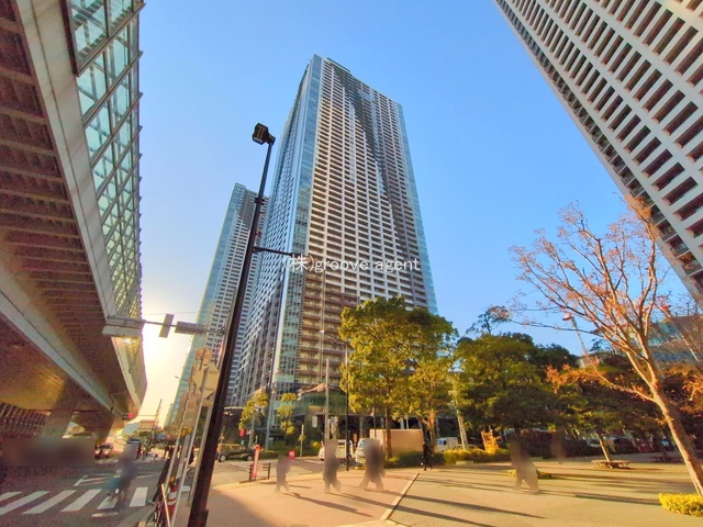 THE TOKYO TOWERS