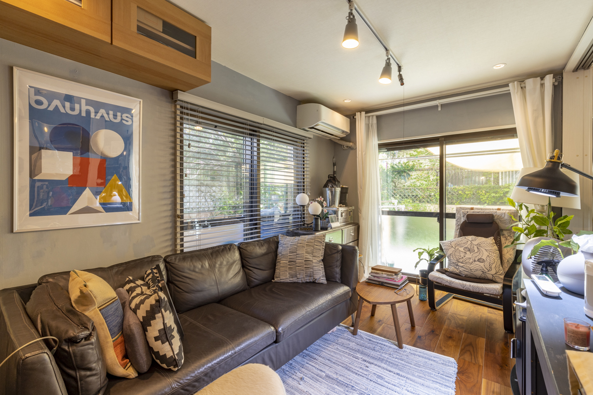 神奈川県の中古マンション: 広大な専用庭付きで戸建て感が味わえる。オシャレ内装のリノベーション物件「ライオンズマンション日吉第７」1階