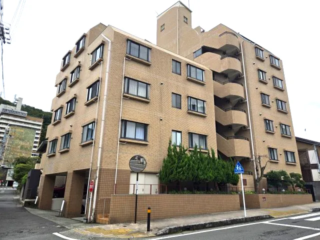 神奈川県の中古マンション: シャリエ湯河原宮上