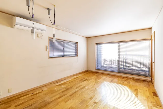 東京都の中古マンション: 池袋＆新宿まで約15分圏内。自然豊富なエリアに佇むおしゃれなRC構造の一軒家「練馬区氷川台3丁目戸建」